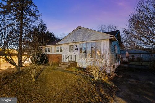 3723 Ridgewood Ln, BROOKHAVEN, PA, 19015-2238 | Card Image