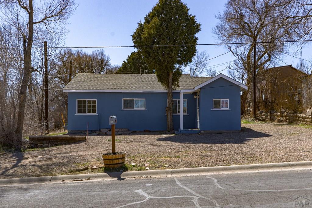 Hendren Ave, Walsenburg, CO 81089