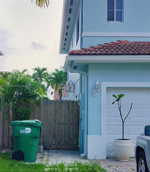 01-14552 Sw 158th Ct, Miami, FL, 33196-6761 | Card Image