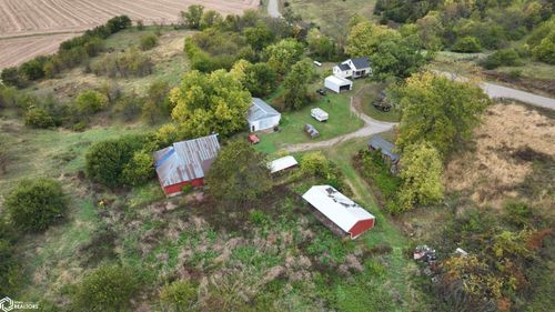 1370 79th Street Trl, Belle Plaine, IA, 52208-8827 | Card Image