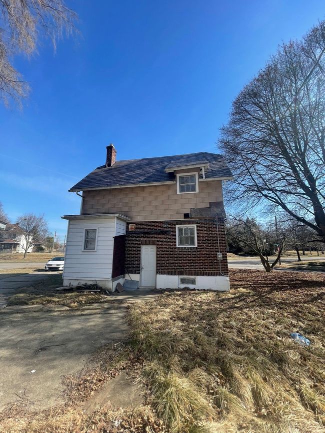 901 N Chevrolet Ave, House other with 3 bedrooms, 1 bathrooms and null parking in Flint MI | Image 5