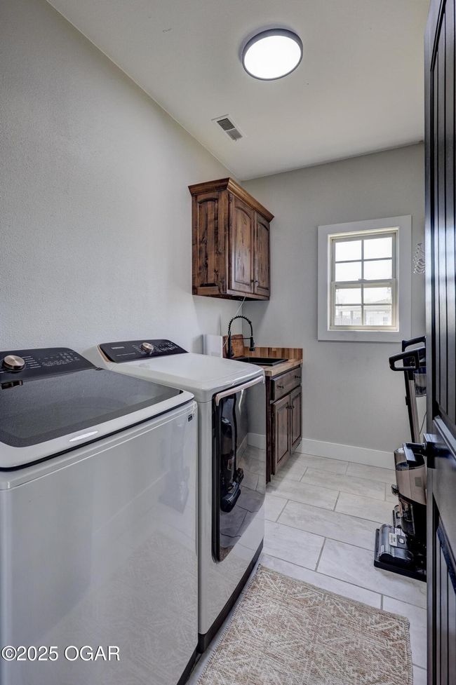917 Monroe Cir, House other with 4 bedrooms, 3 bathrooms and null parking in Carl Junction MO | Image 16