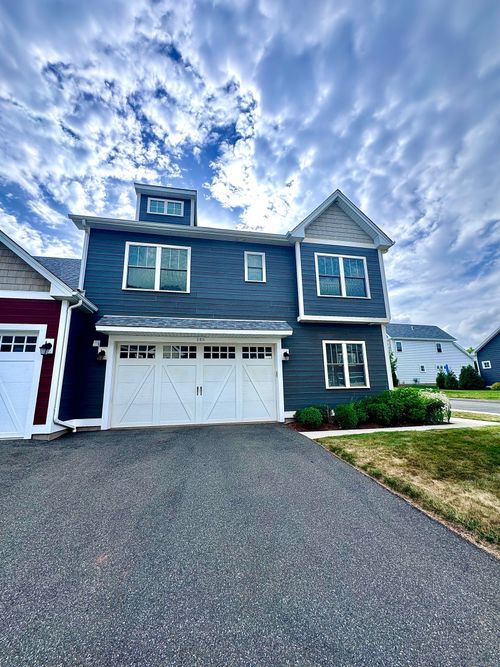 8 Goodsell Rd, North Haven, CT, 06473-1201 | Card Image