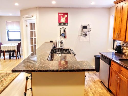 6f-118 Metropolitan Ave, Kew Gardens, NY, 11415 | Card Image