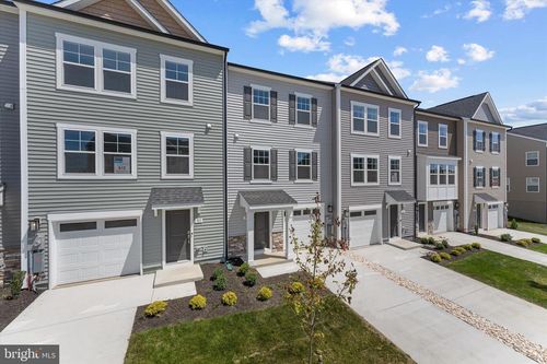 505 Fontana Cir, MARTINSBURG, WV, 25403-1322 | Card Image