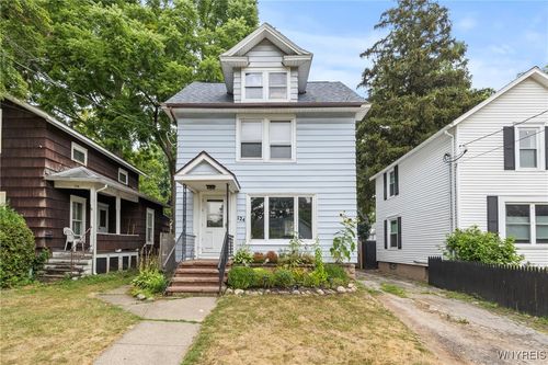124 Chestnut St, Medina, NY, 14103-1707 | Card Image