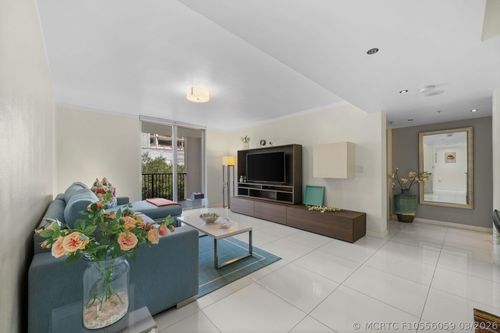2406-520 Se 5th Ave, Fort Lauderdale, FL, 33301-2957 | Card Image