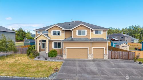 1033 Lyle Ridge Cir, Oak Harbor, WA, 98277-7645 | Card Image