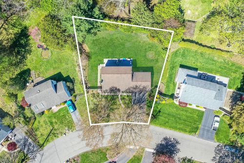 17 Gay Lore Dr, Huntington, NY, 11743-5604 | Card Image