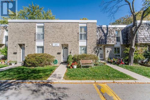 94-65 Old Burnhamthorpe Road, Toronto (Markland Wood), ON, M9C3J6 | Card Image