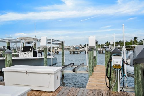 9-202-1456 Ne Ocean Blvd, Stuart, FL, 34996-1542 | Card Image