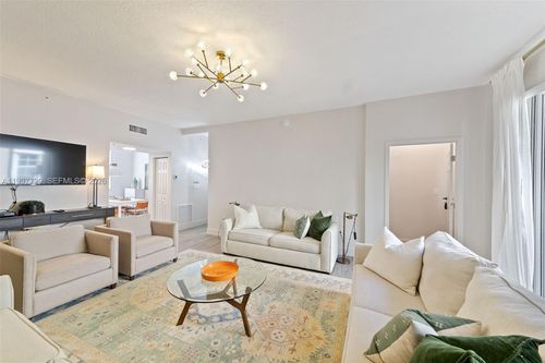 th5-2067 S Ocean Dr, Hallandale Beach, FL, 33009-6687 | Card Image