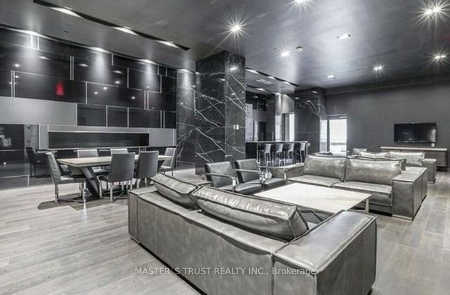 809 - 125 Peter St, Condo with 2 bedrooms, 1 bathrooms and 1 parking in Toronto ON | Image 18