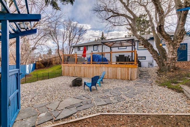1924 Green Ridge Road Sw, Home with 5 bedrooms, 2 bathrooms and 3 parking in Calgary AB | Image 32