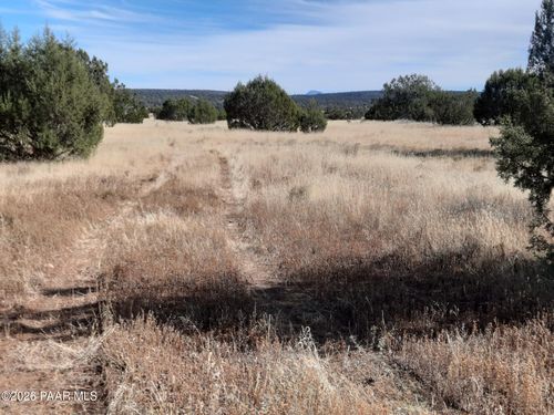 32381 W Montecito Ln, Seligman, AZ, 86337 | Card Image