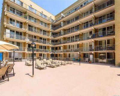 1N - 650 Shore Road, Condo with 1 bedrooms, 1 bathrooms and null parking in Long Beach NY | Image 2