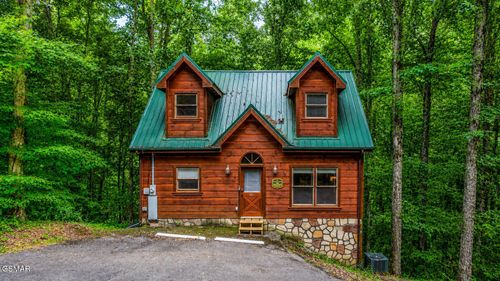 1420 Silver Poplar Ln, Sevierville, TN, 37876-4935 | Card Image