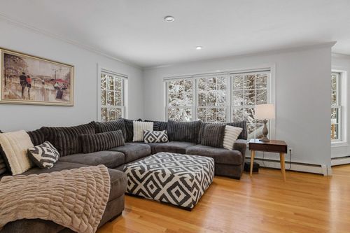 1 Pheasant Ln, Portsmouth, NH, 03801-5897 | Card Image