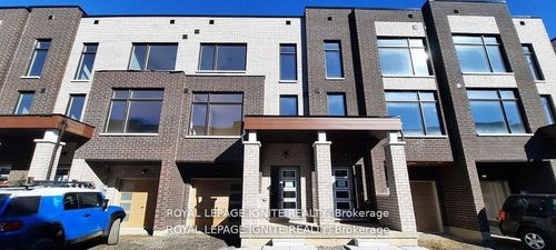 25 Queenpost Dr, Brampton, ON, L6Y6L2 | Card Image