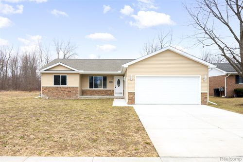 332 Gladys St, Marine City, MI, 48039-1510 | Card Image