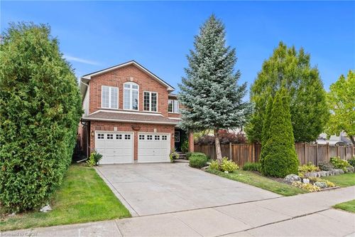 251 Hawkswood Trail, Hamilton, ON, L9B2T1 | Card Image