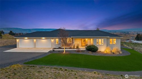 341 Stone Gate Dr, Ellensburg, WA, 98926-9811 | Card Image