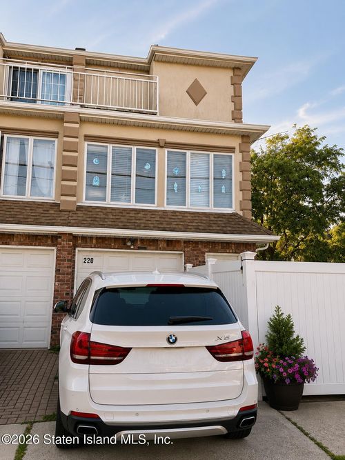 220 Norway Avenue, Staten Island, NY, 10305 | Card Image