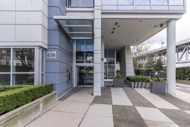 503 - 638 Beach Crescent, Condo with 2 bedrooms, 2 bathrooms and 1 parking in Vancouver BC | Image 3