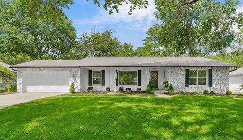7216 W 100th Pl, Overland Park, KS, 66212-2425 | Card Image
