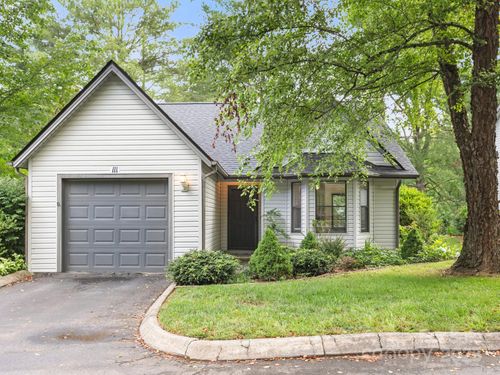 111 Cimarron Dr, Asheville, NC, 28803-1368 | Card Image