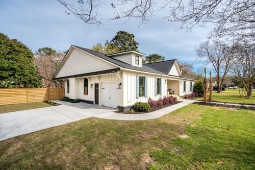 980 Cottingham Dr, Mount Pleasant, SC, 29464-3582 | Card Image
