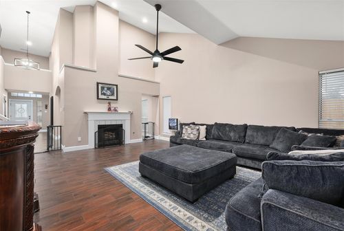 1917 Endeavor Ct, Seabrook, TX, 77586-2817 | Card Image