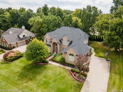 3851 Red Root Rd, Lake Orion, MI, 48360-2626 | Card Image