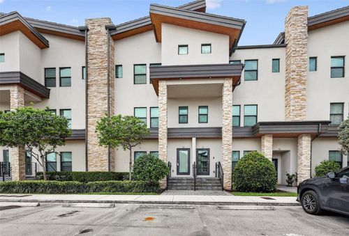 11-10467 Nw 82nd St, Doral, FL, 33178-4402 | Card Image