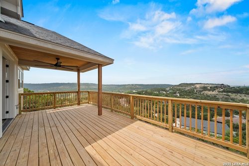 811 Lexington Pass, Canyon Lake, TX, 78133-4957 | Card Image