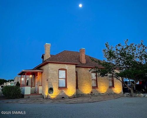 1010 Plain St Street, Las Cruces, NM, 88001 | Card Image