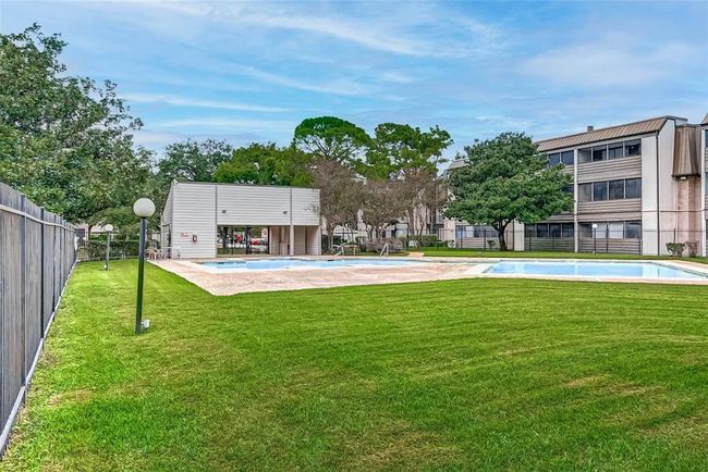 APT-27 - 3045 Walnut Bend Ln, House attached with 3 bedrooms, 2 bathrooms and null parking in Houston TX | Image 15