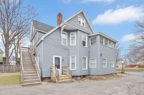 40 Laurel St, Holyoke, MA, 01040-3512 | Card Image