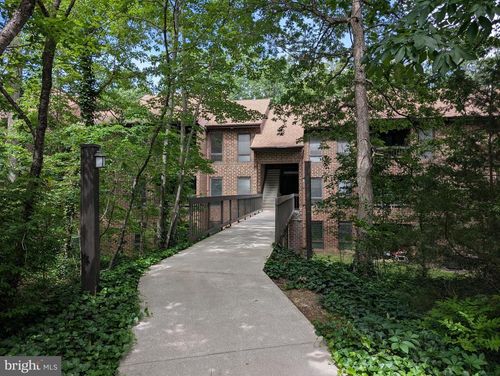10b-23252 Chestnut Oak Ct, CALIFORNIA, MD, 20619-2004 | Card Image