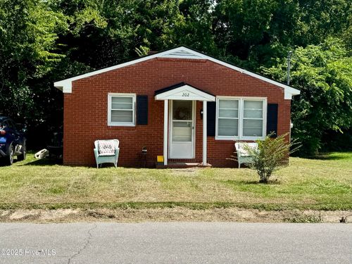 202 Bright St, Goldsboro, NC, 27530-5039 | Card Image