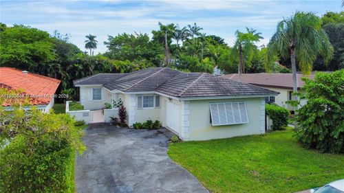 4241 Red Rd, Miami, FL, 33155-5320 | Card Image