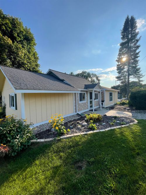 310 Groveland St, Boyne City, MI, 49712-1143 | Card Image