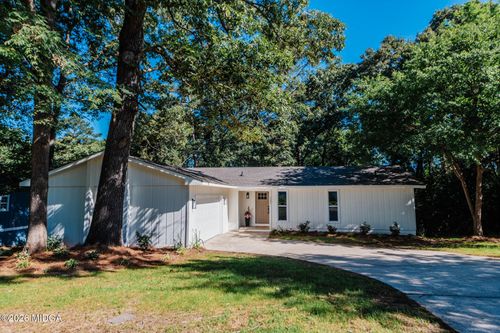 121 Eastlake Dr, Warner Robins, GA, 31093-1639 | Card Image