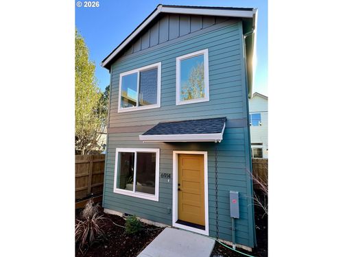 6914 N Swift St, Portland, OR, 97203-1365 | Card Image