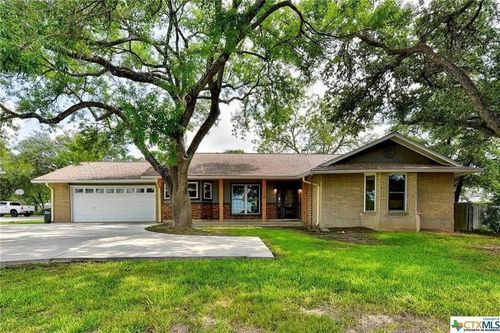 112 W Mimosa Cir, San Marcos, TX, 78666-3710 | Card Image