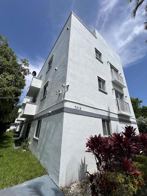 203-7516 Ne 1st Ave, Miami, FL, 33138-4306 | Card Image