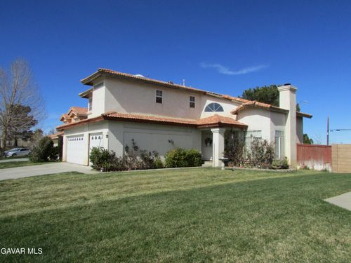 2013 E Ivesbrook Street, Lancaster, CA, 93535 | Card Image