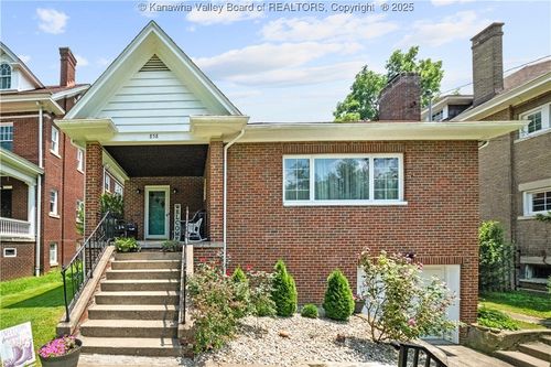 858 Edgewood Dr, Charleston, WV, 25302-2812 | Card Image