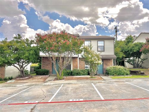 800 W Collins St, Denton, TX, 76201-7174 | Card Image