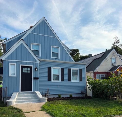 34 Frazier St, Hempstead, NY, 11550-6918 | Card Image